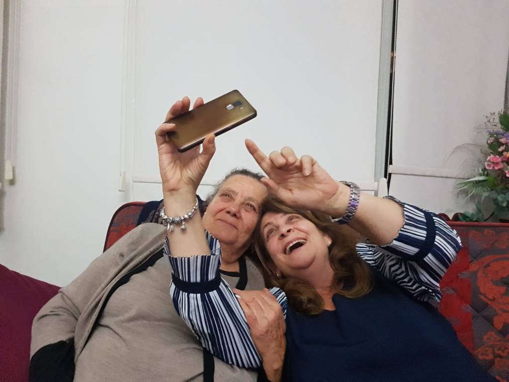 EGO SUM QUI SUM / Neysem Oyum